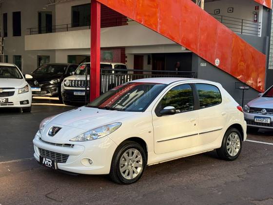 PEUGEOT 207 1.6 XS 16V FLEX 4P AUTOMÁTICO PEUGEOT 207 1.6 XS 16V FLEX 4P AUTOMÁTICO